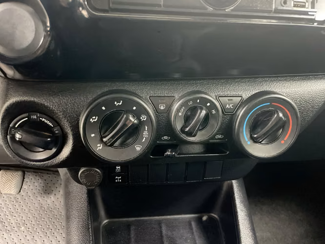 TOYOTA HILUX - 2025 - PPHX - Automarket - Imagen 9