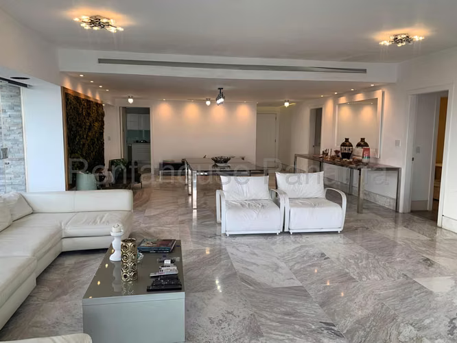 Venta de Apartamento en Avenida Balboa - Imagen 2