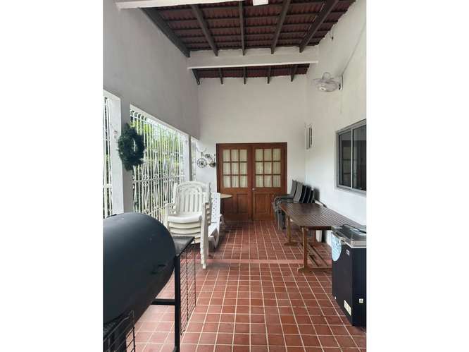 CHAME / CORONADO / 5 HABITACIONES / 3750 M2 / 4 BAÑOS / PISCINA