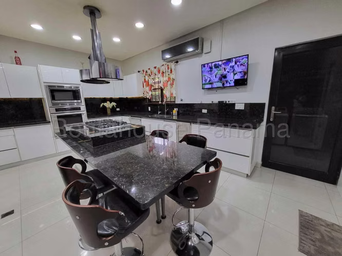 Venta de Casa en Clayton Embassy Club ANL - Imagen 7
