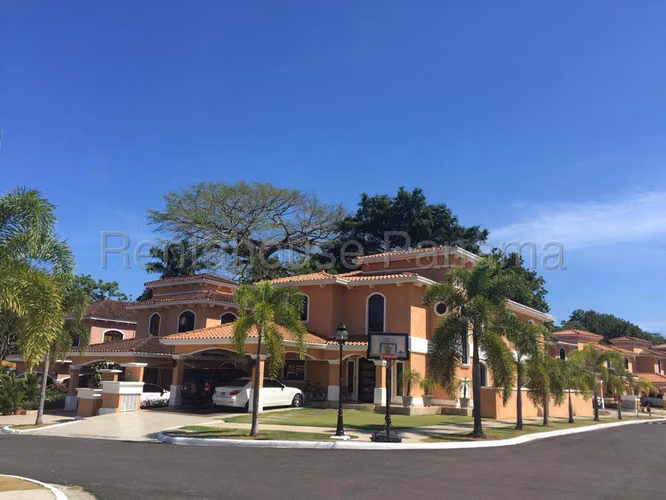 House for rent in Clayton OF26-8986