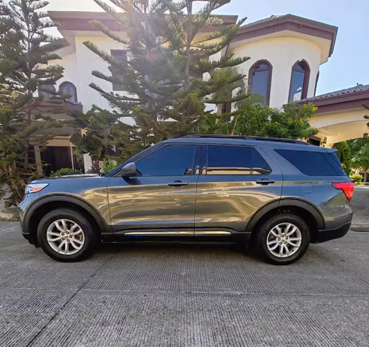 Ford Explorer XLT año 2020 con solo 42 mil km Negociable - Imagen 3