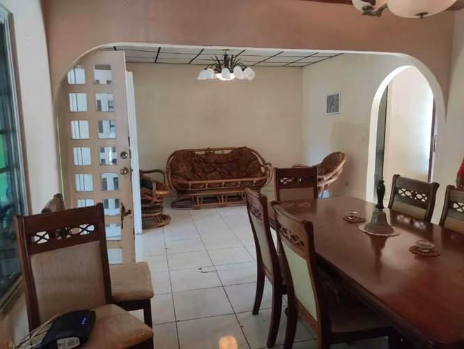 Casa y Terrenos en venta - Imagen 3