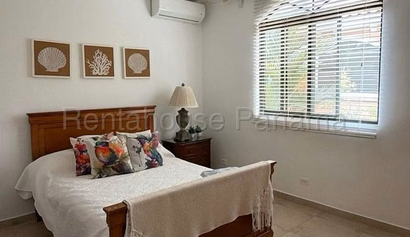 Casa en alquiler en Clayton Village 26LRL8985
