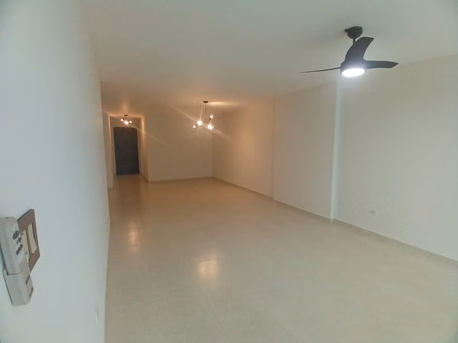 Elegante Residencia en Piso Alto con Amenidades Premium en una Ubicación Privilegiada