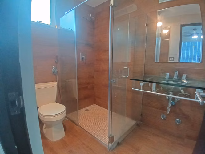 Elegante Residencia en Piso Alto con Amenidades Premium en una Ubicación Privilegiada