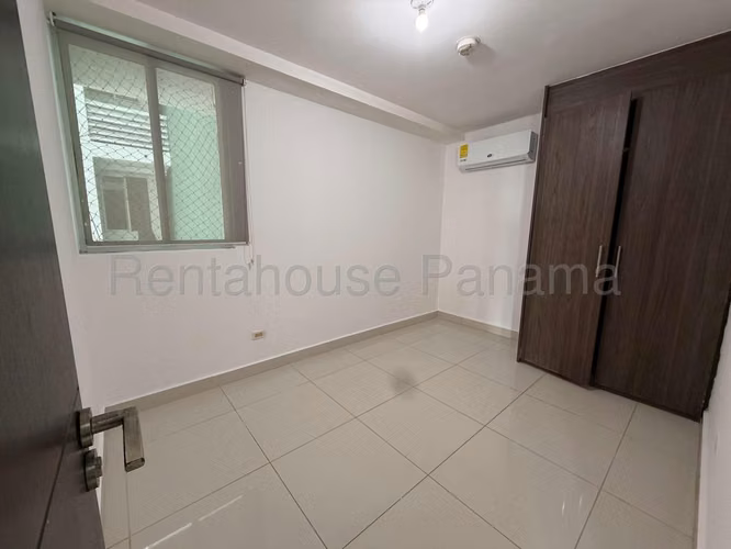 Alquilo apartamento en Via España MPM 26-8989