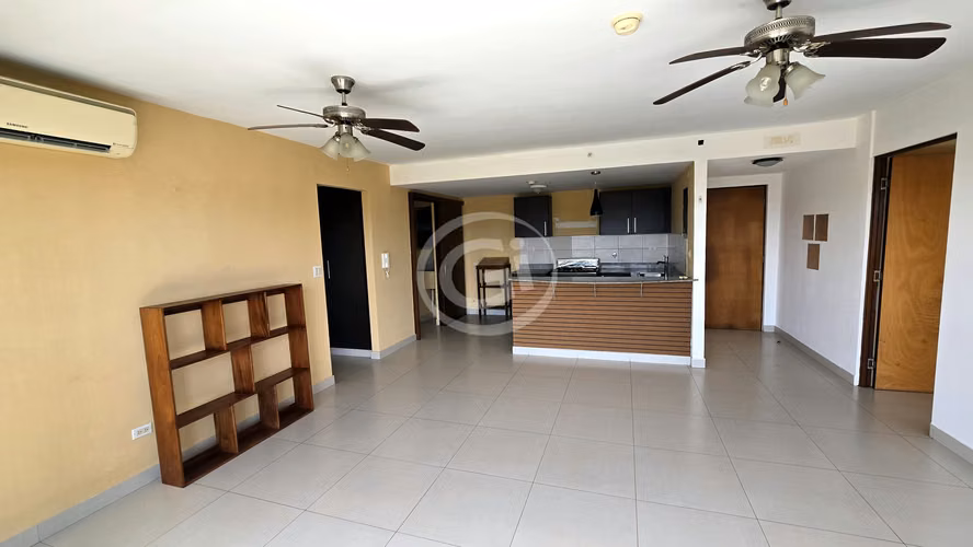 Venta Apartamento Midrise Woodlands. Remate