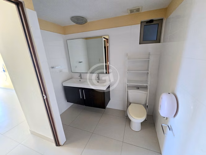 Venta Apartamento Midrise Woodlands. Remate