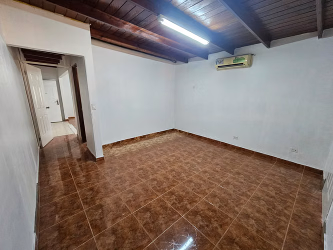 LOCAL COMERCIAL AMPLIO EN BETANIA – EXCELENTE UBICACIÓN - Imagen 10