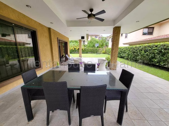 Casa en Alquiler Embassy Club 26YCG8991 - Imagen 8