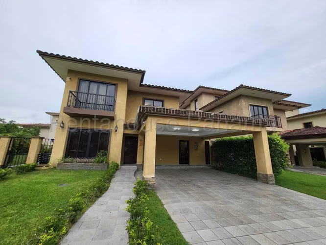 Venta Casa Embassy Club Clayton 26YCG8990