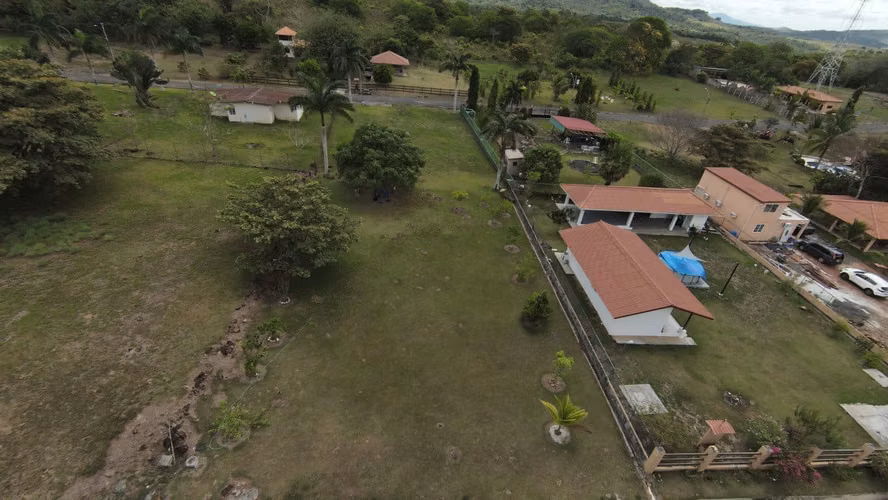 TERRENO EN DISTRITO CAPIRA 900MTS2 - Imagen 3