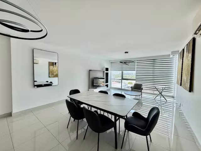 Se alquila apartamento en Costa del Este PH Top Tower Amoblado LH