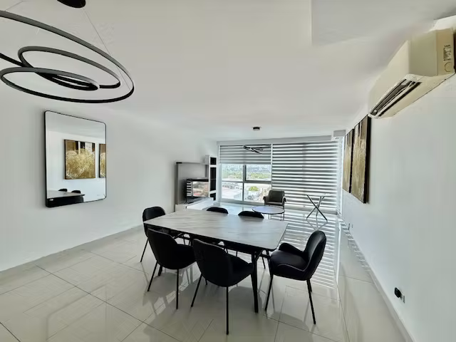 Se alquila apartamento en Costa del Este PH Top Tower Amoblado LH - Imagen 2