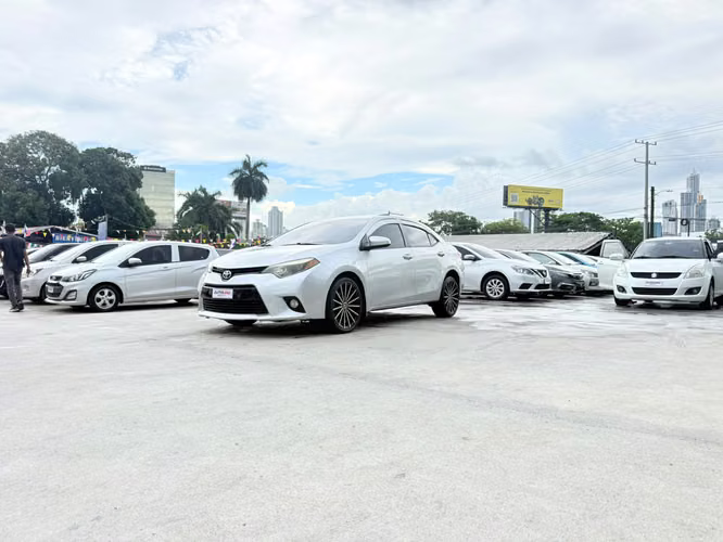 Toyota Corolla 2015