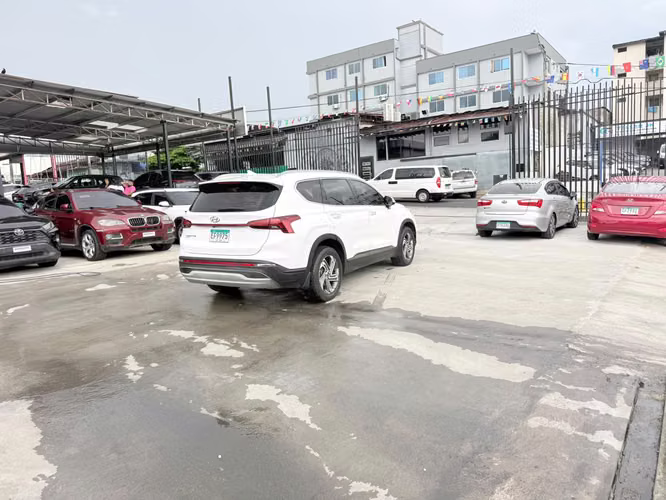 Hyundai  Santa Fe 2023 - Imagen 4