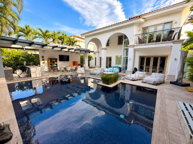 Casa En Alquiler Santa Maria | Fairway States  27YCG1701