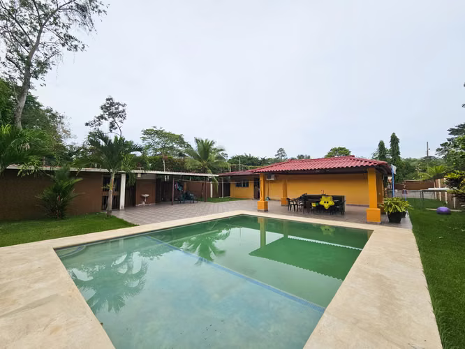 VENTA DE ESPACIOSA CASA DE CAMPO CON POTENCIAL INFINITO EN CERMEÑO - RM
