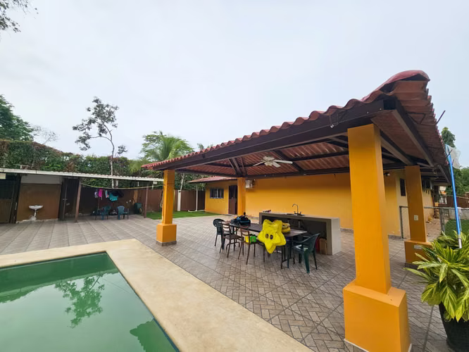 VENTA DE ESPACIOSA CASA DE CAMPO CON POTENCIAL INFINITO EN CERMEÑO - RM