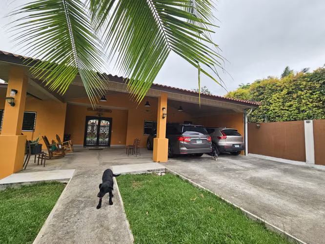 VENTA DE ESPACIOSA CASA DE CAMPO CON POTENCIAL INFINITO EN CERMEÑO - RM