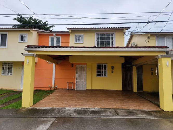 Alquilo Casa en Ph Residencial los Sauces, Villa Lobos