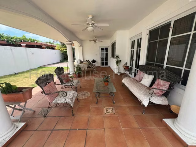 Venta de Casa Palmeras del Este Costa del Este 26YCG6913