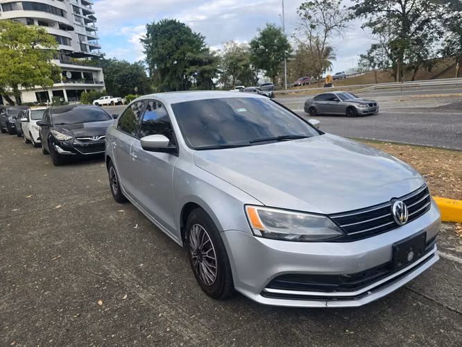 VOLKSWAGEN JETTA 2015 – ¡Excelente Estado y Listo para Traspaso!