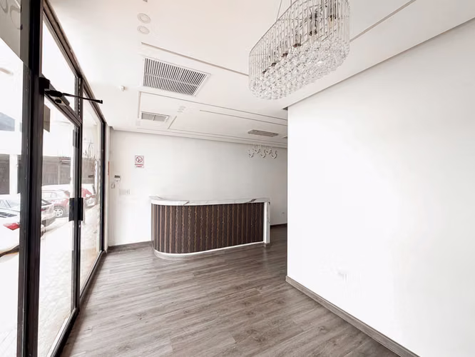 LOCAL REMODELADO EN  VIA BRASIL - 151.83 M2