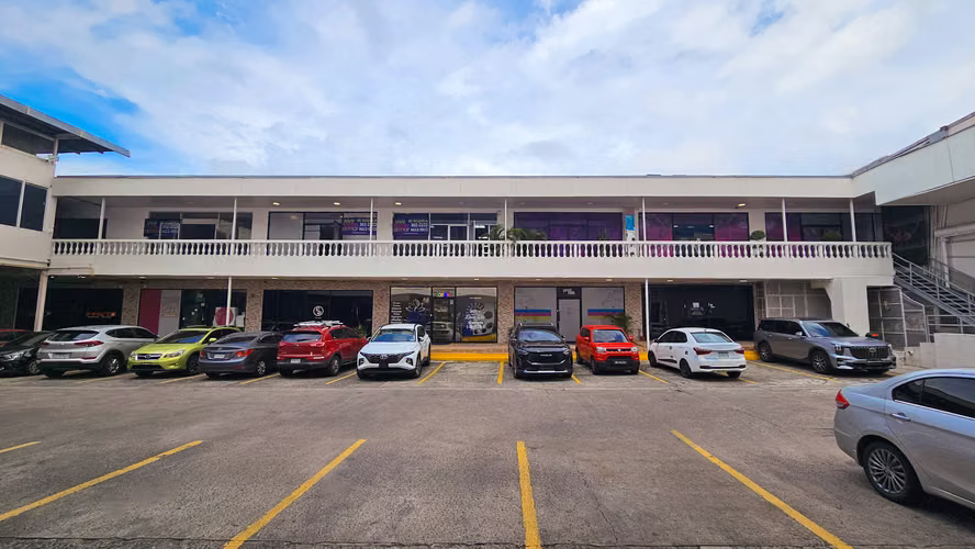 LOCAL REMODELADO EN  VIA BRASIL - 151.83 M2