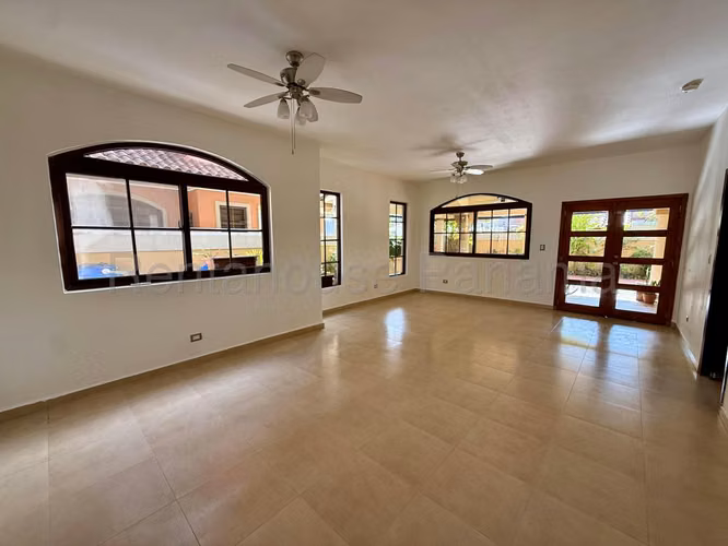 Hermosa Casa en Alquiler en Costa Sur 26*6820Mfk - Imagen 2