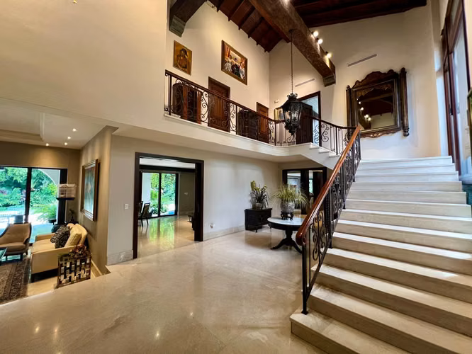 ALTOS DEL GOLF MANSIÓN EN VENTA O ALQUILER - Imagen 2
