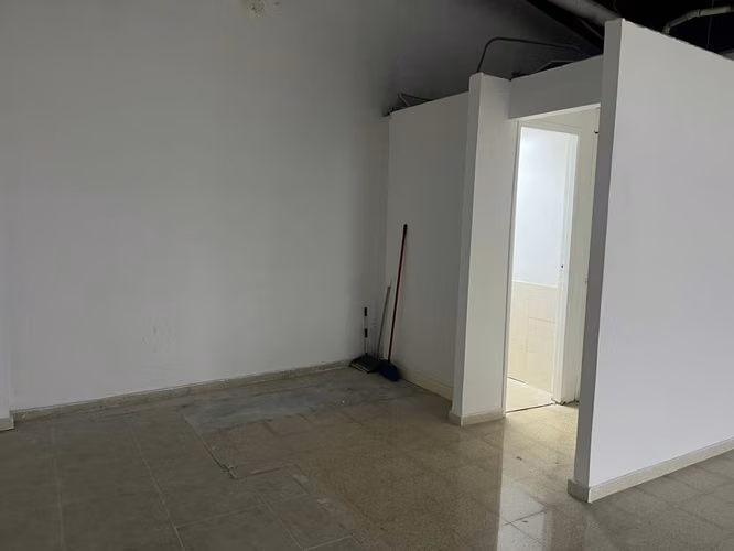 Se Alquila Local Comercial en Chanis - Imagen 6