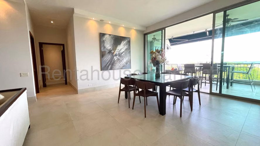 Venta de Apartamento Con Amplia Terraza y Vista al Mar 26*8205Mfk