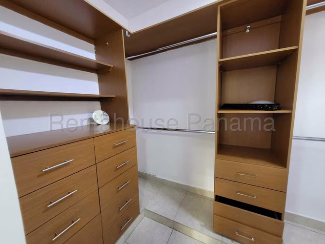 VENTA DE CASA EN  CLAYTON HQ