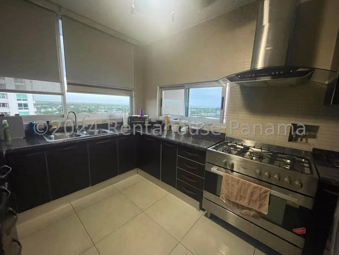 Se Vende Apartamento en Costa del Este MDV26-8981