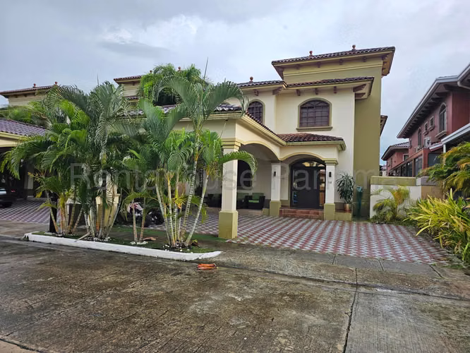 Casa en Venta en Costa Sur 26EPP8675