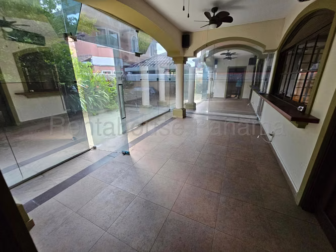 Casa en Venta en Costa Sur 26EPP8675
