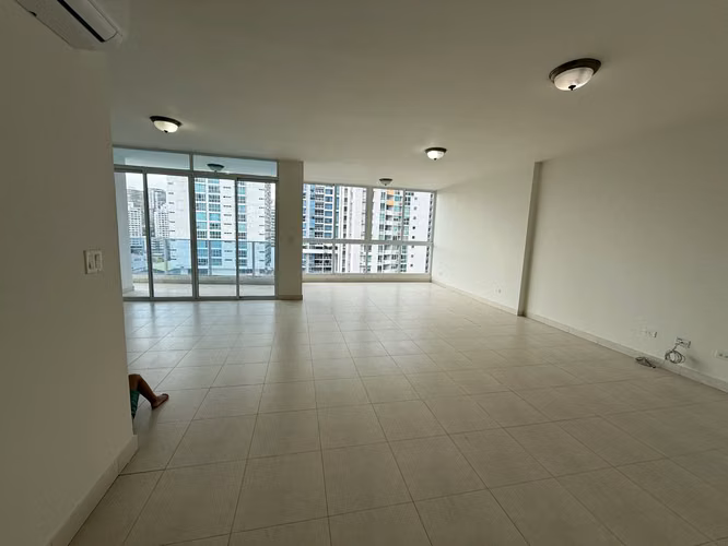 Amplio condominio Bella Vista en Ciudad de Panamá, Panamá