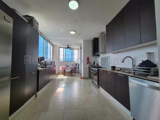 Se Alquila Apartamento en Costa del Este VLU26-8952