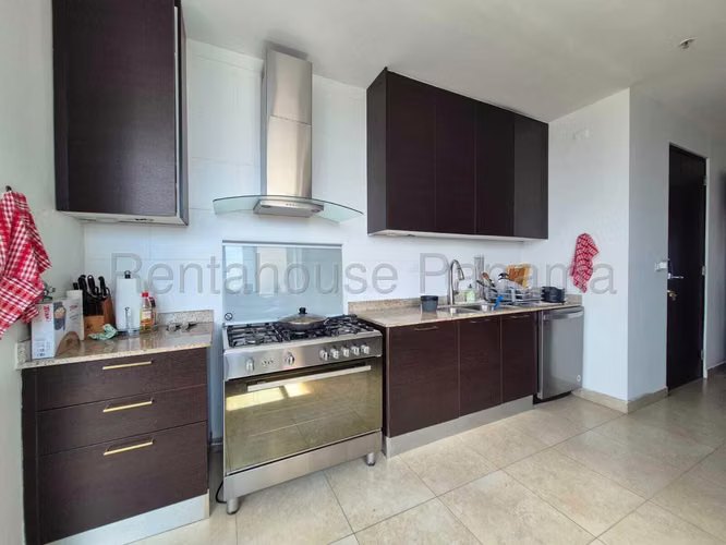 Se Alquila Apartamento en Costa del Este VLU26-8952