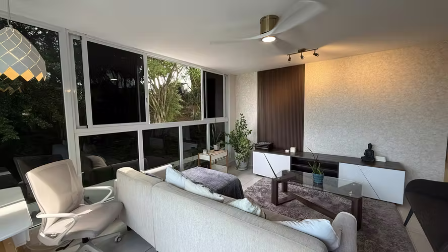 Se Alquila Apartamento de 2 recámaras, 2 baños, balcón, full amoblado - Imagen 11