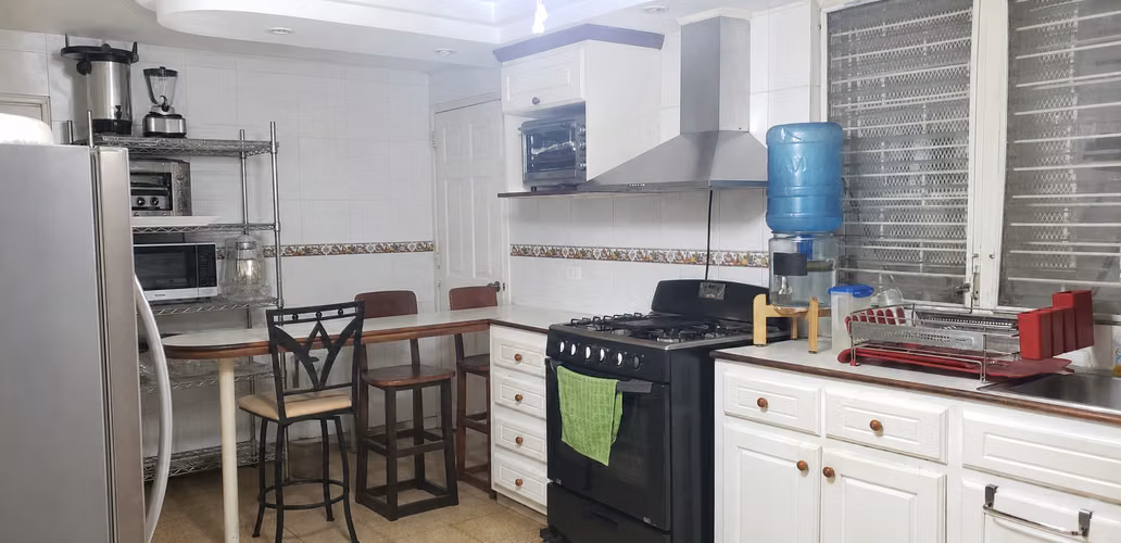VENDO CASA EN BELLA VISTA, CALLE 50 PARA  VIVIENDA, OFICINA O NEGOCIO