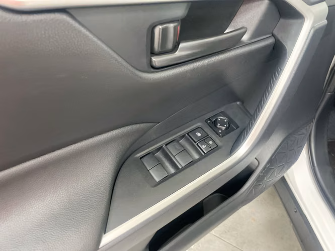 TOYOTA RAV-4 - 2025 - RAX - Automarket - Imagen 4