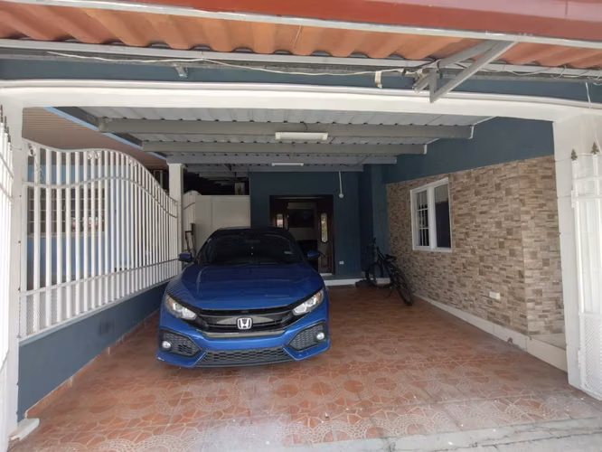 CASA REMODELADA EN VENTA EN LA ARBOLEDA DEL GOLF RUFINA ALFARO