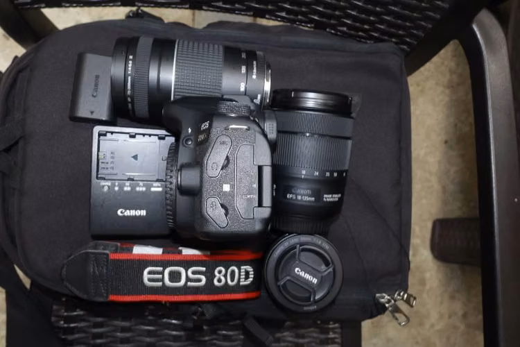 CANON EOS 80D + 3 Lentes y Accesorios - Imagen 3