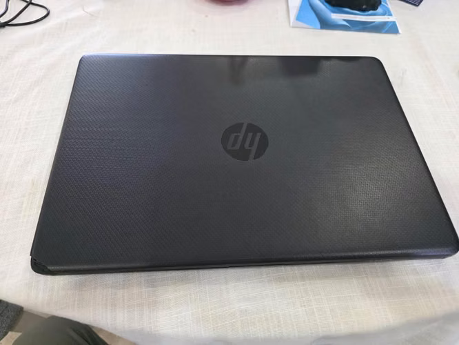 Laptop HP Windows 11 (8G RAM 238G disco duro) - Imagen 2