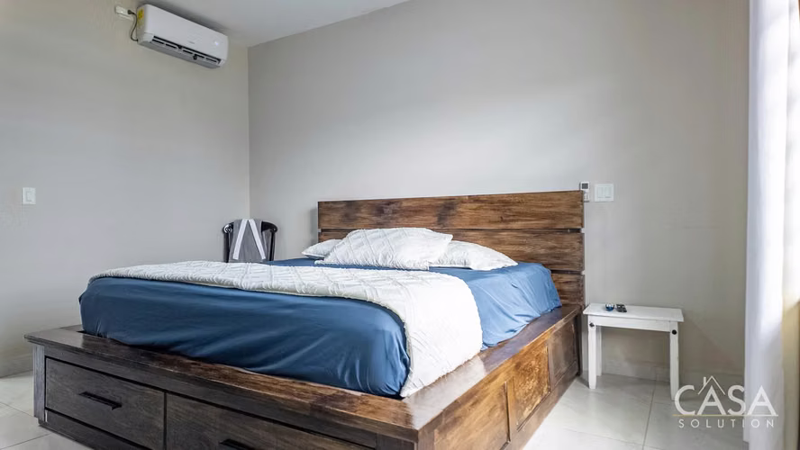 Casa de 3 Recámaras Completamente Cercada en Venta en la Comunidad Las Colinas, David - Imagen 9
