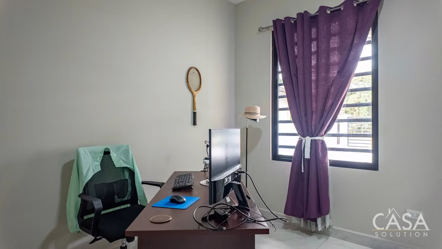 Casa de 3 Recámaras Completamente Cercada en Venta en la Comunidad Las Colinas, David - Imagen 11