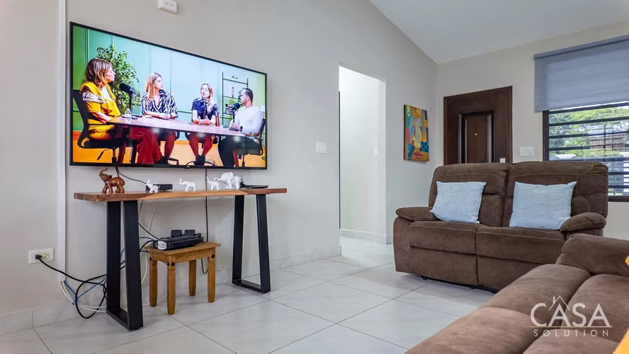 Casa de 3 Recámaras Completamente Cercada en Venta en la Comunidad Las Colinas, David - Imagen 7